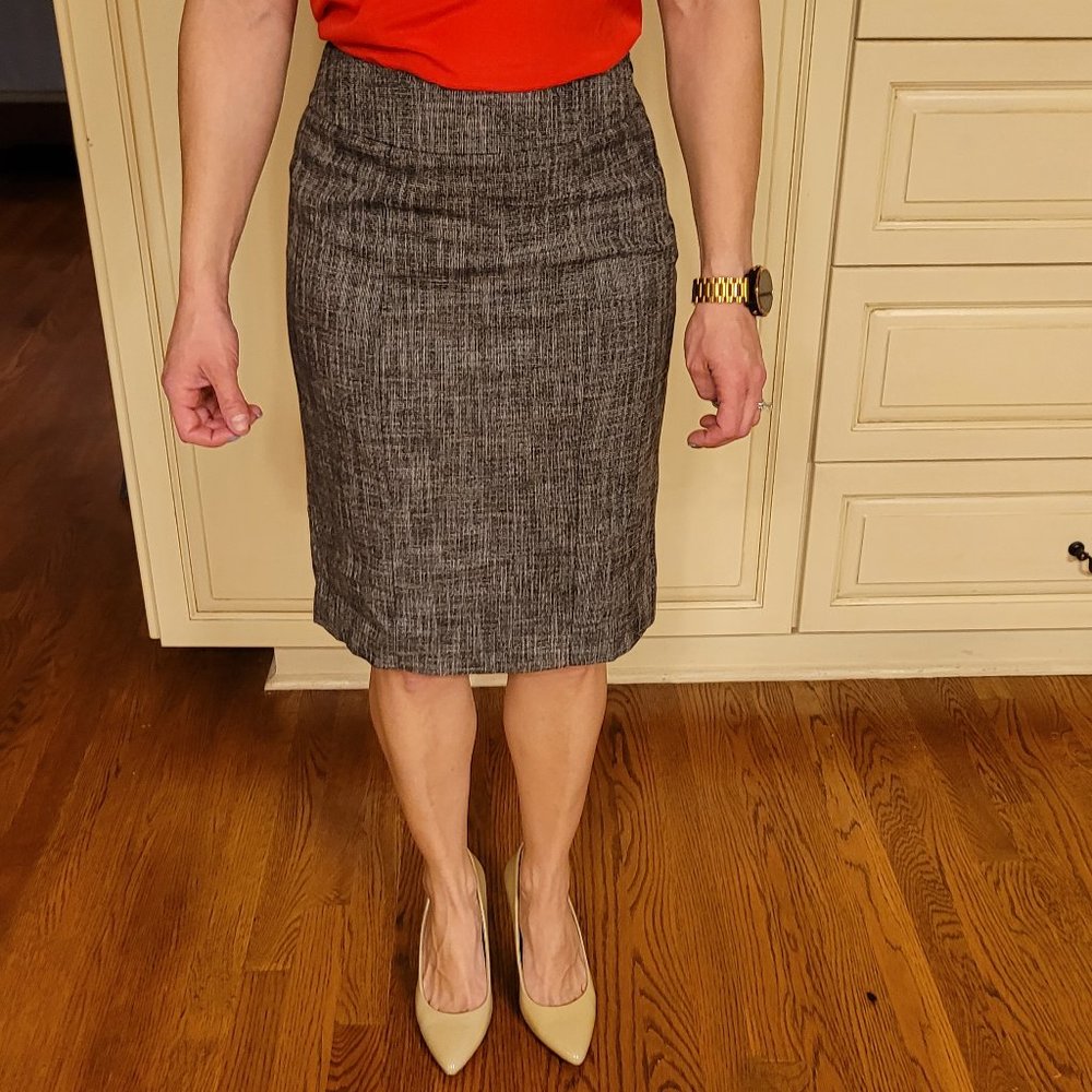 White House Black Market Office/Formal Knee Length Skirt